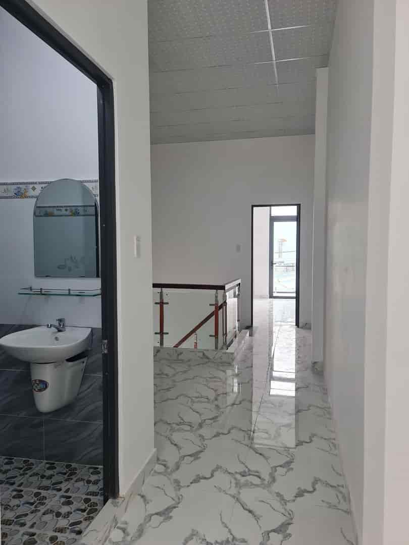 Bán nhà hiện trạng còn mới đường Phan Tây Hồ, phường 7 Q.Phú Nhuận, dt: 60m2, giá 1 tỷ 3 sổ riêng