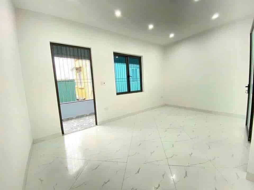 Bán nhà Nguyễn Văn Cừ, Quận 5 / 1,4 tỷ (60m2) sổ hồng riêng