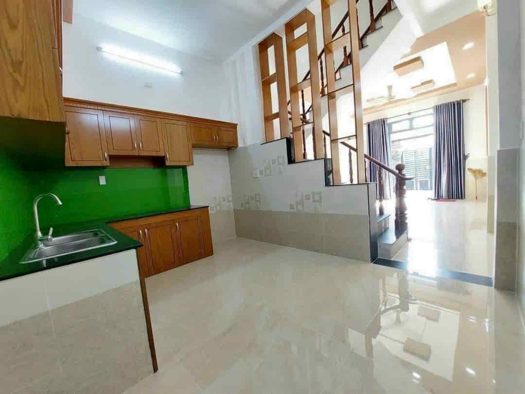 Bán nhà Bùi Minh Trực, quận 8, 60m2, 1 tỷ 230, sổ hồng riên