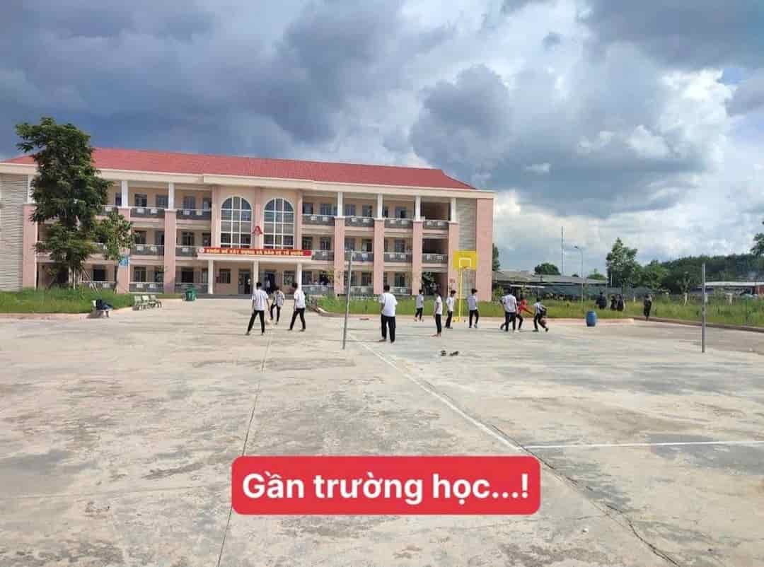 Mở quán ăn thua lỗ bán 1300m2 đất, ngay kcn, đông dân, đường nhựa 24m, giá 140 triệu