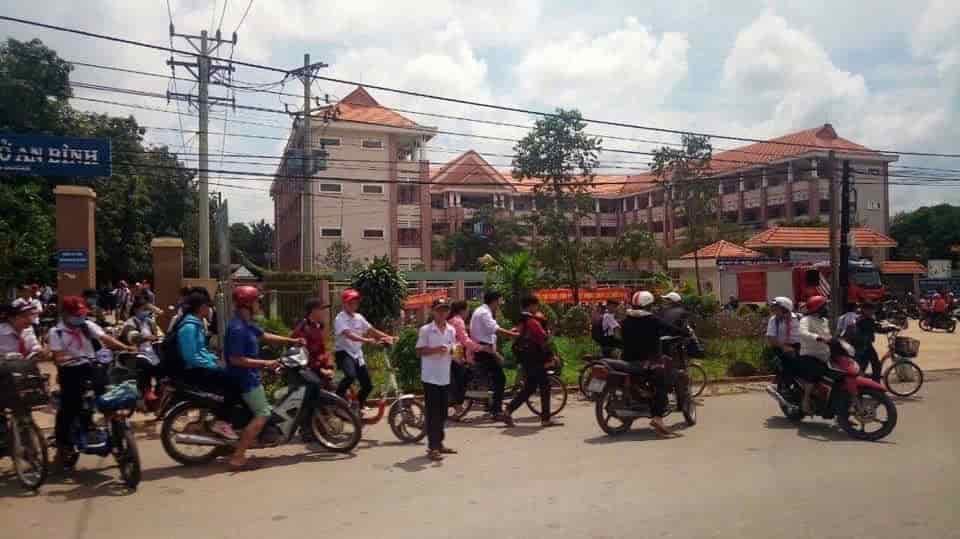 Sang 1283m2 đất ngay sát bên KCN, nhà máy đông công nhân, gần chợ, trường giá 160 triệu