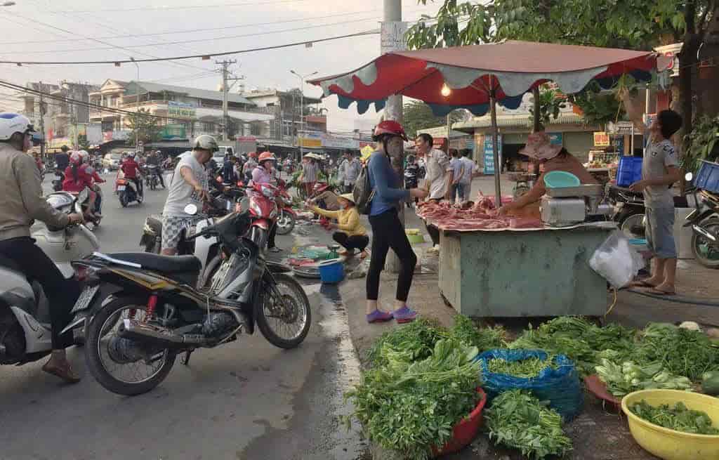 Nợ ngân hàng nên bán 1010m2 ngay chợ gần KCN đông dân, giá 160 triệu buôn bán thuận tiện