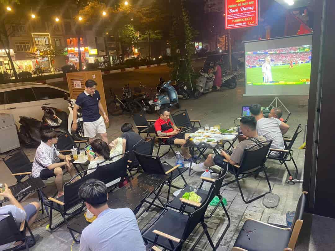 Cho thuê sang nhượng quán cafe mặt phố Thượng Đình, vỉa hè rộng ô tô 2 làn kinh doanh sầm uất ngày đêm