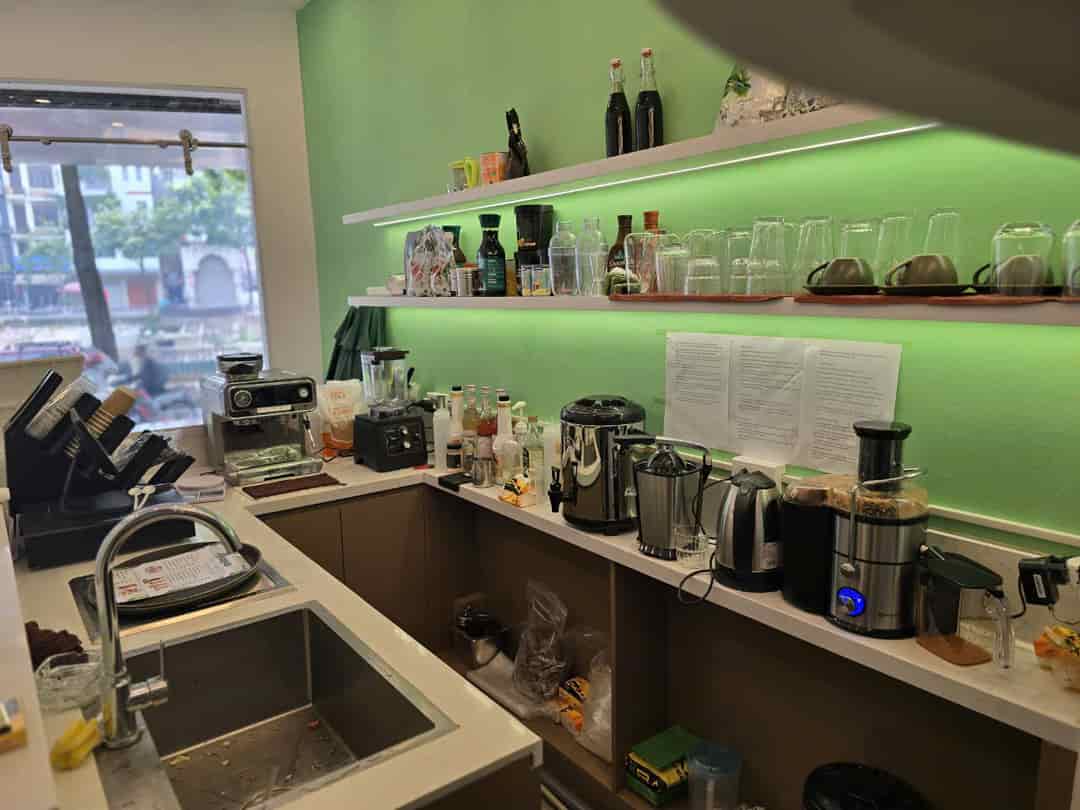 Cho thuê sang nhượng quán cafe mặt phố Thượng Đình, vỉa hè rộng ô tô 2 làn kinh doanh sầm uất ngày đêm