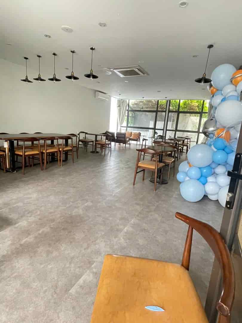 Sang nhượng quán cafe Tô Hiệu, CG,  dt40m2, thuê 9 tr, giá nhượng 210 tr toàn bộ đồ và tiền cọc nhà