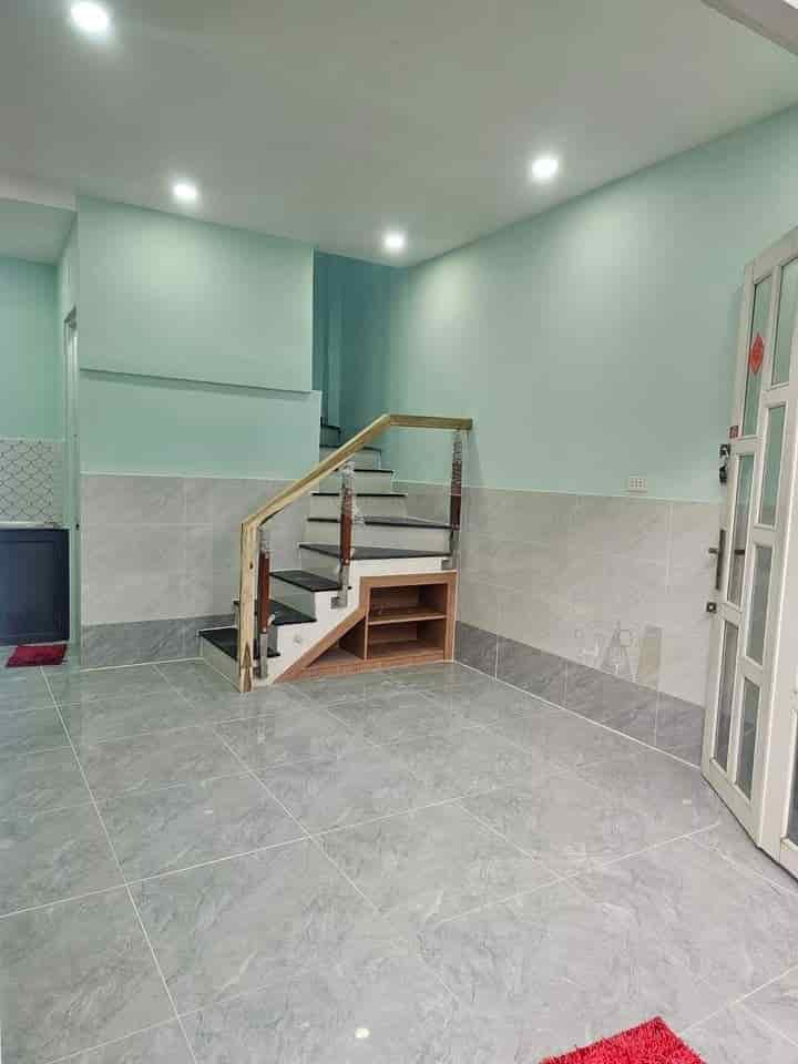 Độc lạ chợ Kim Biên Q5 giá 2tỷ688, 60m2 SHR, 3PN 3WC, bao sang tên