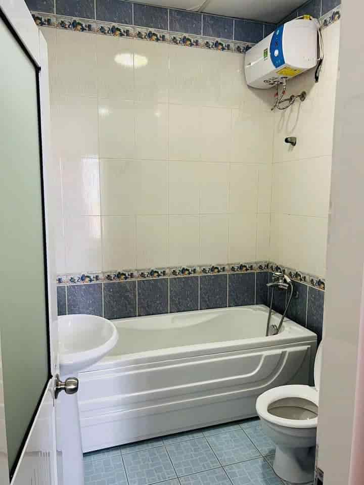 Bán CHCC cao cấp Mỹ Vinh Quận 3 giá ổn, 2PN (2WC), 82m2, SHR