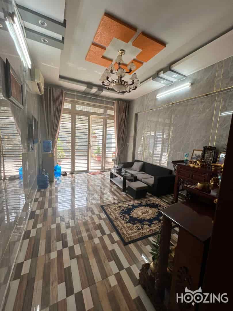 Bán Nhà Siêu To Đường Út Tịch, Phường 4 Q. Tân Bình, DT: 70,6m2, Gần VinCom.