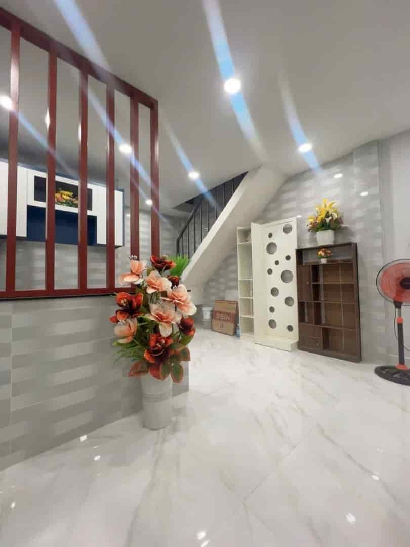 Bán nhà ngay trung tâm quận 10 50m2 giá nhỉnh hơn chỉ 3 tỷ quay đầu đã nắm trong tay