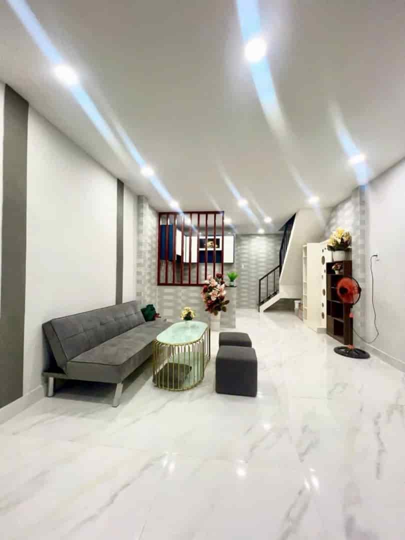 Bán nhà ngay trung tâm quận 10 50m2 giá nhỉnh hơn chỉ 3 tỷ quay đầu đã nắm trong tay