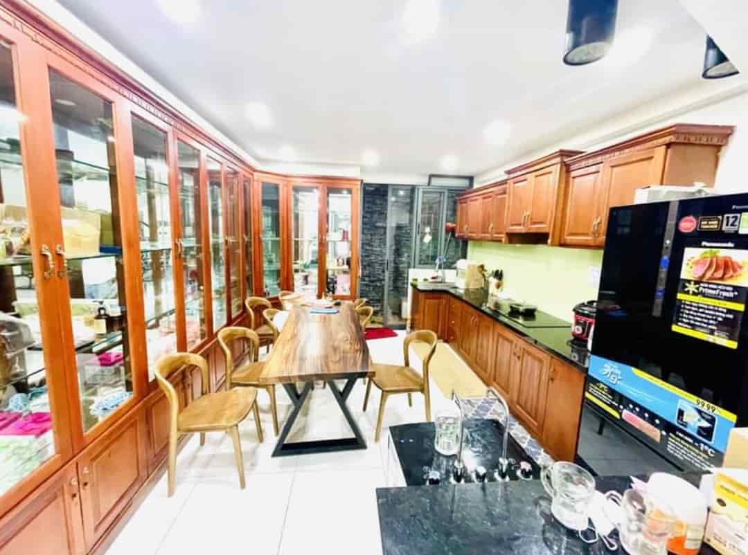 Nhà đẹp cần thanh lí giá 2tỷ250 55m2 kh thương lượng sổ sách đầy đủ pháp lý rõ ràng