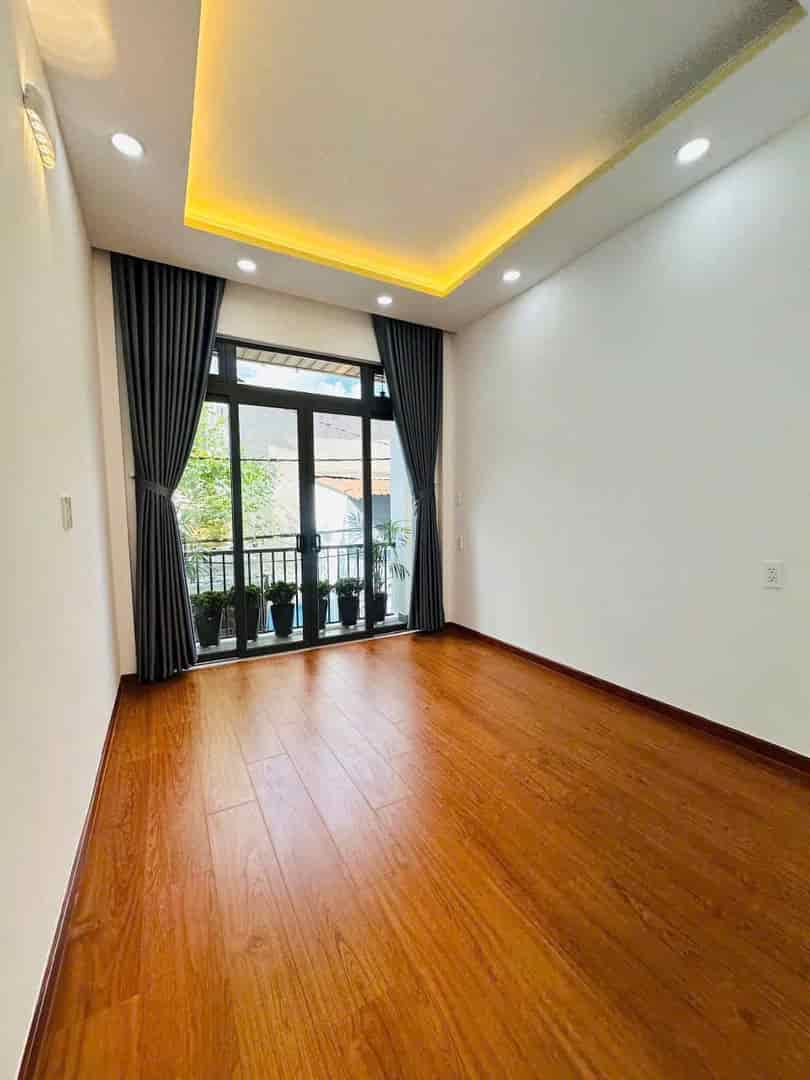 Bnas nhanh căn 982, diện tích 82m2, giá 1. ỷ 893 triêu