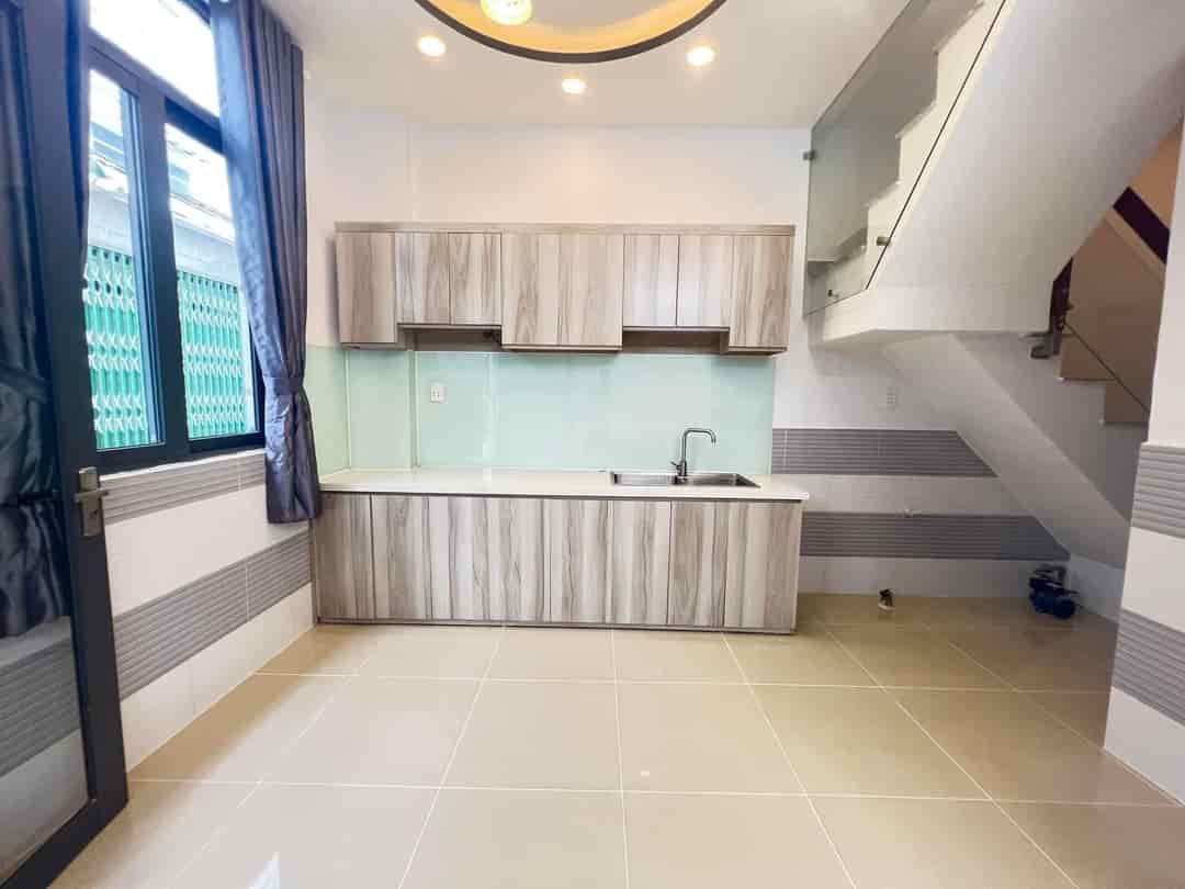 Bán nhà đường Thành Thái, P. 12 Q.10 64m², 1 tỷ 700triệu