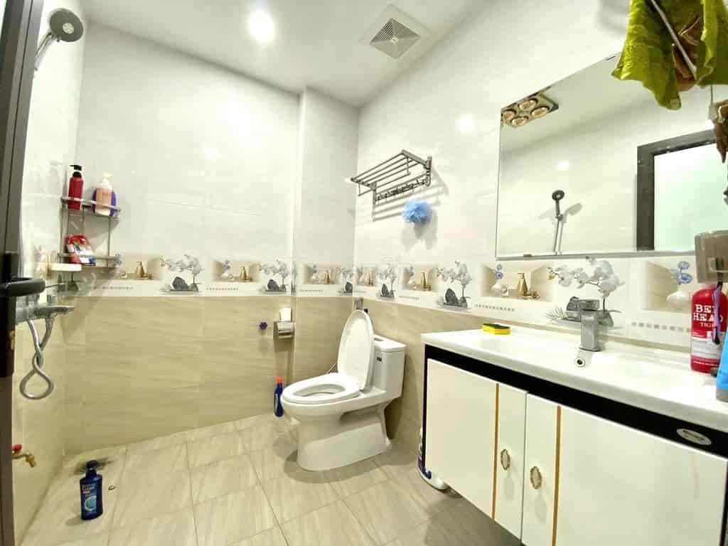 Bán nhà 1 trệt 1 lầu, DT 56m2, Đ.Cao Đạt, giá 1tỷ, shr