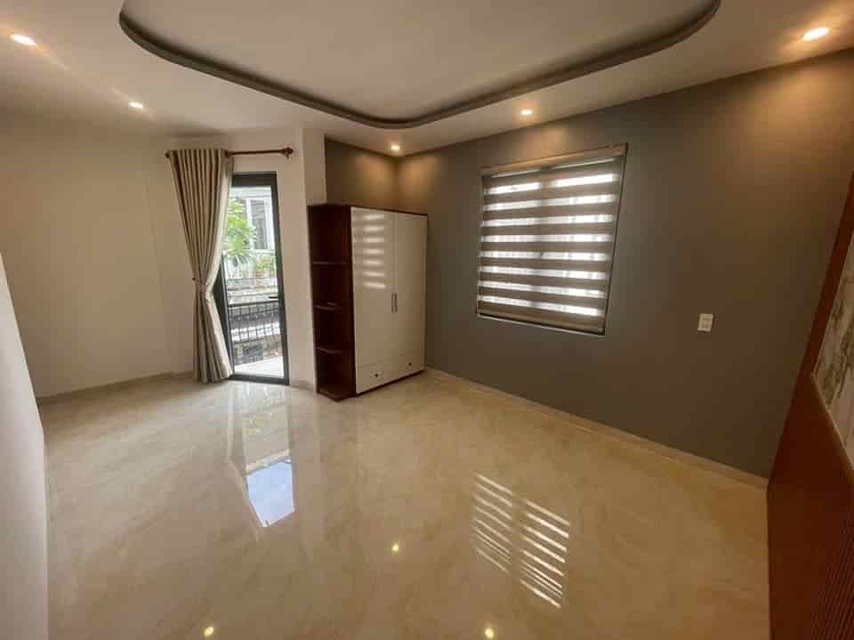 Nhà 3 tầng Lê Văn Thịnh, HXH, 78m2, 4 PN, Hoàn công