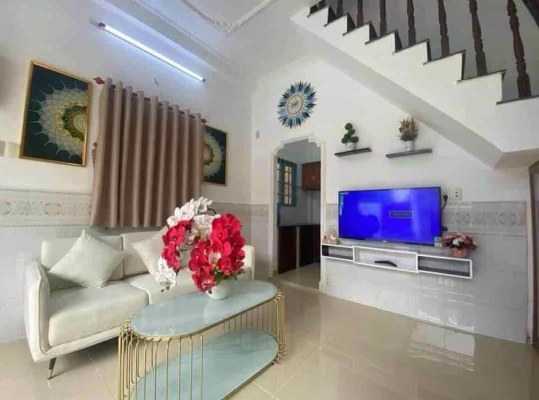 Bán nhà Hoàng Sa P9 Quận 3, 46m2, 2pn, 1 tỷ 460