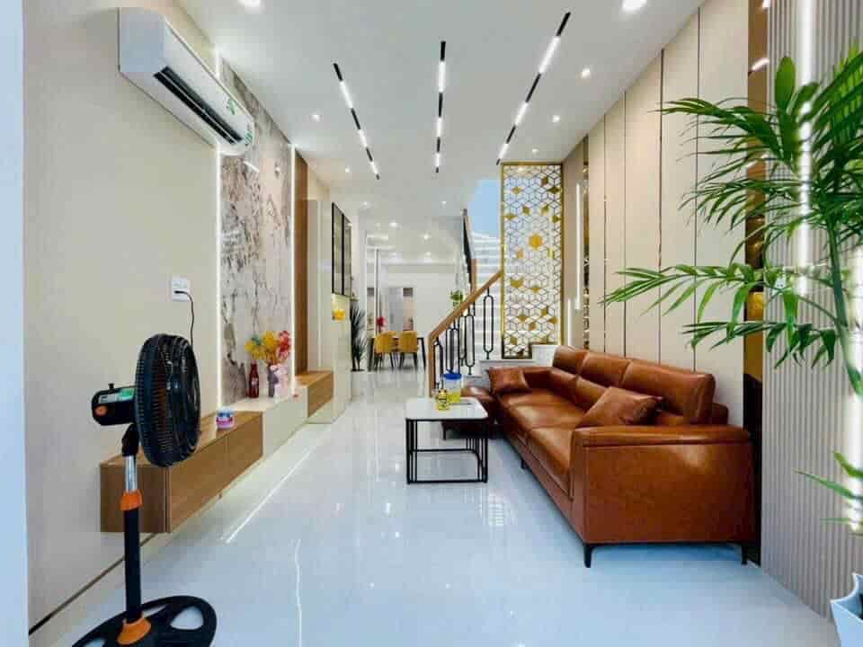 Bán nhà đẹp full nội thất, gần MT Nguyễn Thái Sơn P5, 50m2, 6.350 tỷ