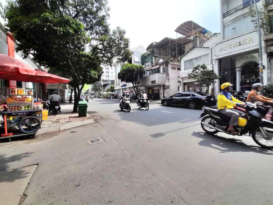 Bán tòa nhà, ngay quận 1, hẻm xe hơi quay đầu, 4 tầng, 76m2, giá 25.5 tỷ