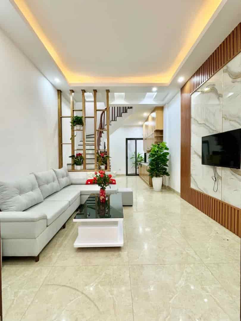 Bán nhà Khương Trung, Thanh Xuân, DT 45m2, 5 tầng, giá hơn 8 tỷ, cách oto 15m