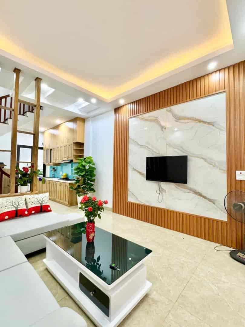 Bán nhà Khương Trung, Thanh Xuân, DT 45m2, 5 tầng, giá hơn 8 tỷ, cách oto 15m