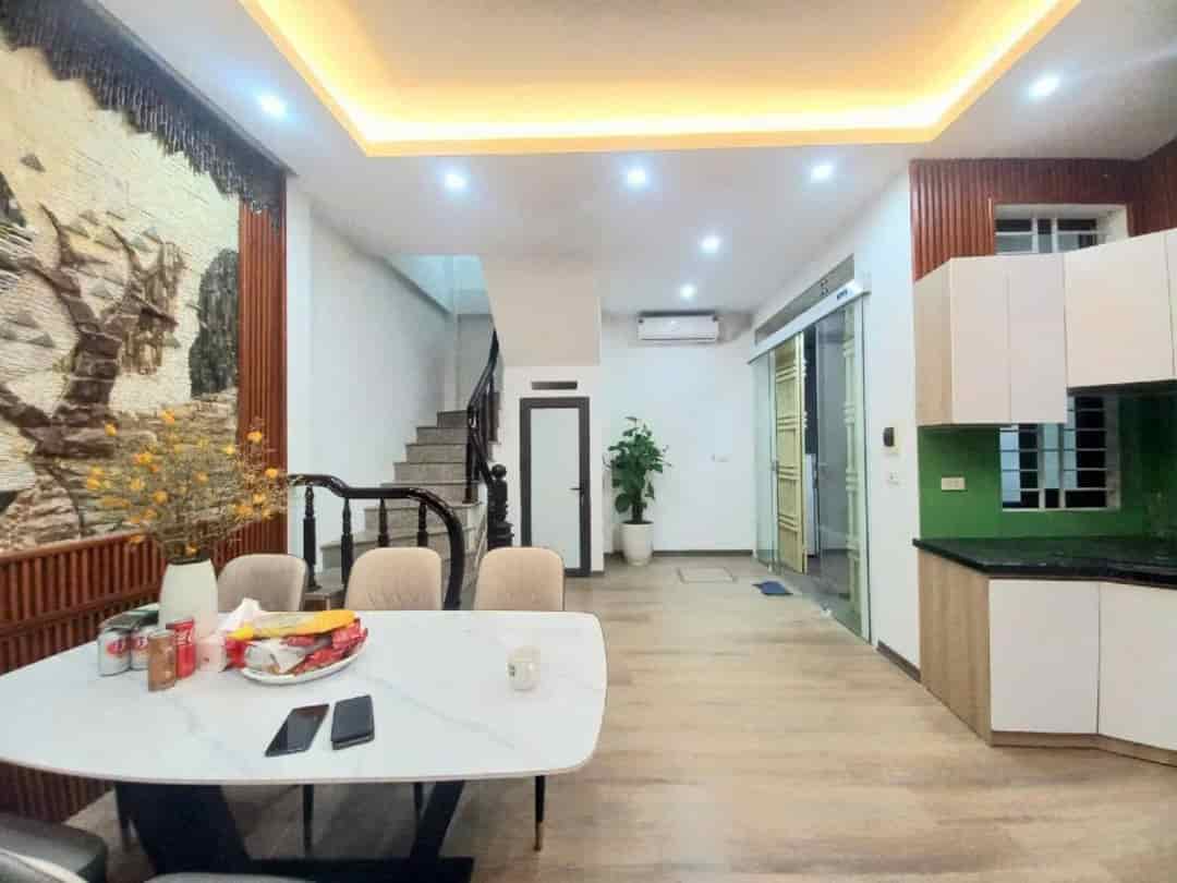 Bán nhà 29 Khương Hạ, Thanh Xuân, DT 40m2, giá nhỉnh 5 tỷ, oto gần, full nội thất