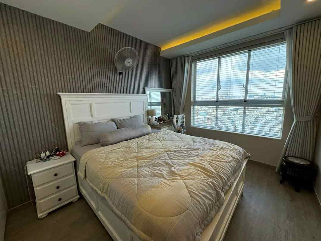 Bán căn hộ Vinhomes Grand Park tầng 11, quận 9 view toàn cảnh lộng lẫy về đêm