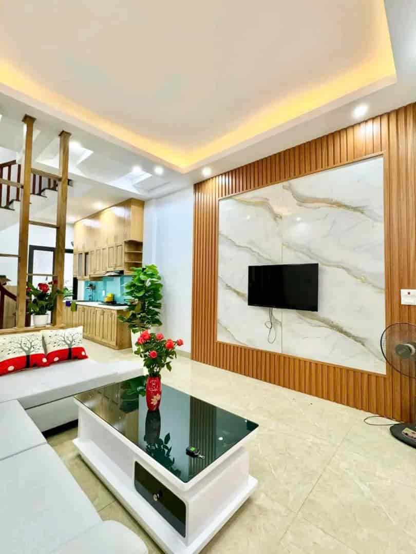 VIP HOÀNG MAI-  NHÀ ĐẸP  - GẦN Ô TÔ- Ở SƯỚNG- BAY NHANH