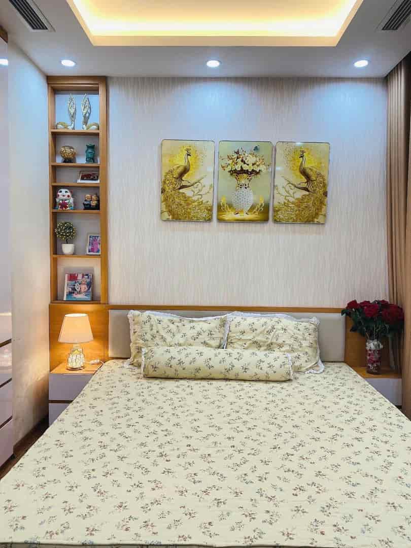 Bán chung cư Vinhomes West Point, full nội thất đẹp, xịn, DT 70m2, giá 6.6 tỷ