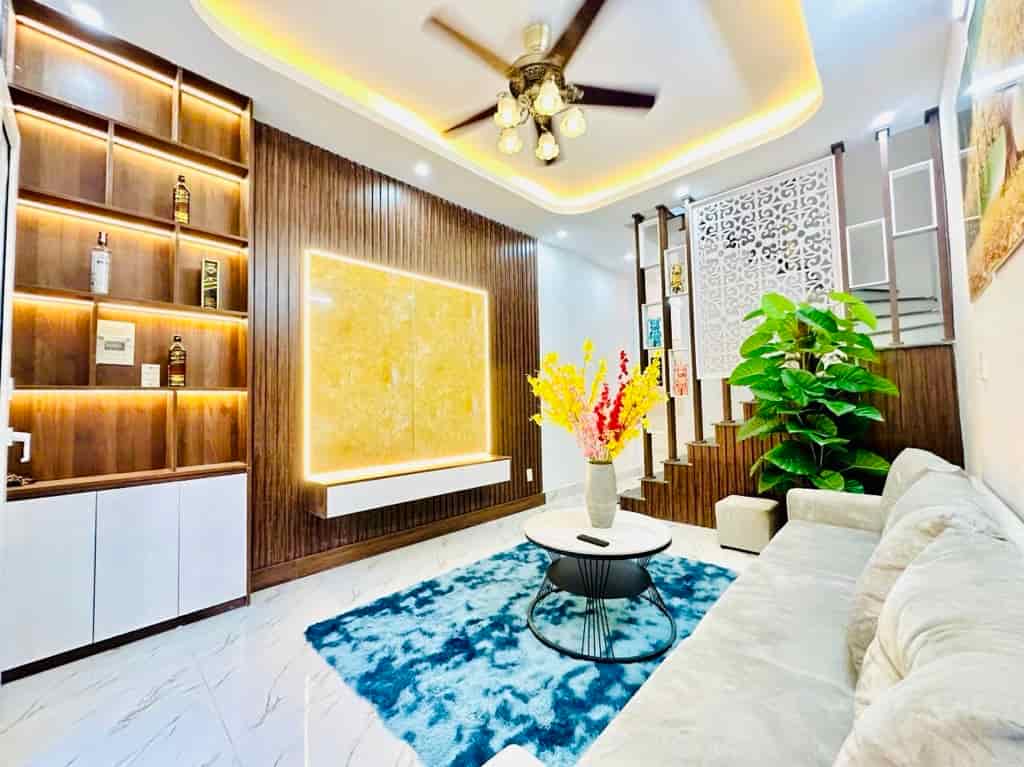 Bán nhà Kim Giang, 5 tầng, sổ đỏ, dt 40 m2, giá 5 tỷ