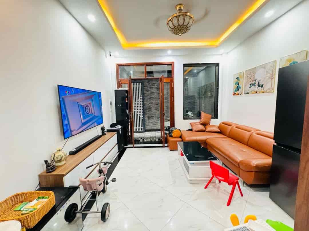 Giảm chào cực rẻ, nhà phố Trương Định, 54m2, 4T, chỉ hơn 6 tỷ, sổ đẹp cất két