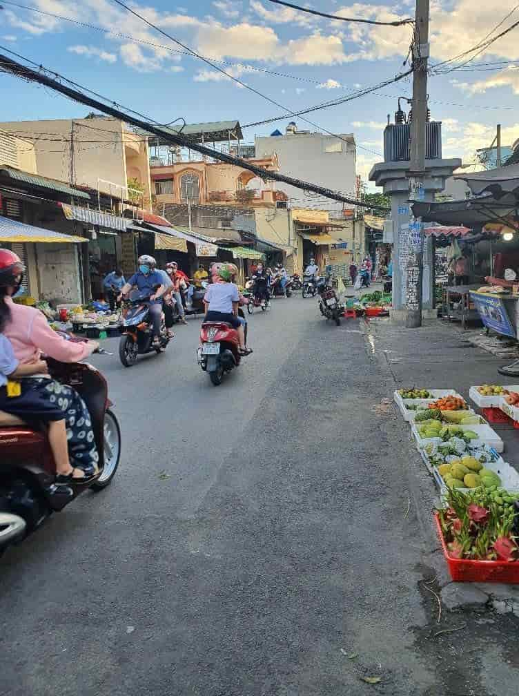 Ô tô đậu ngay Mặt tiền chợ, BÁN GẤP nhà 57m2 3T- 4PN- Chỉ nhỉnh 5tỷ xxTL