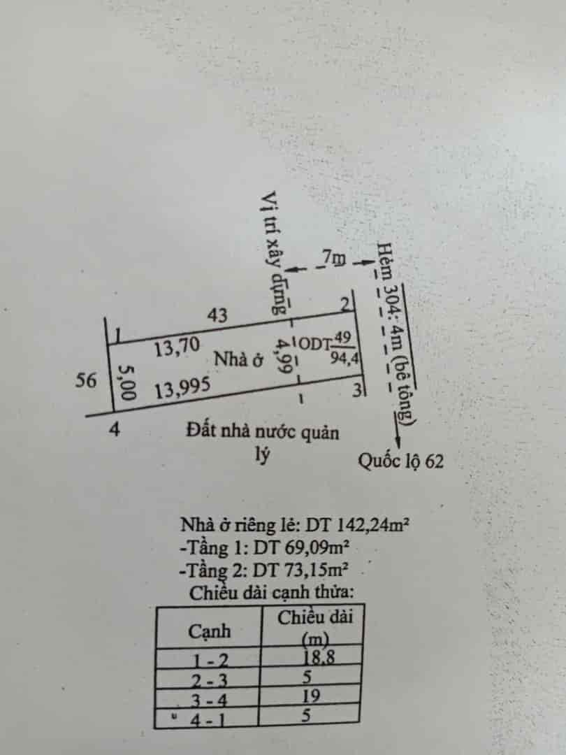 Bán nhà đang ở, nhà đẹp, nội thất sang trọng, nhà gần chợ, trường học, siêu thị, y tế.