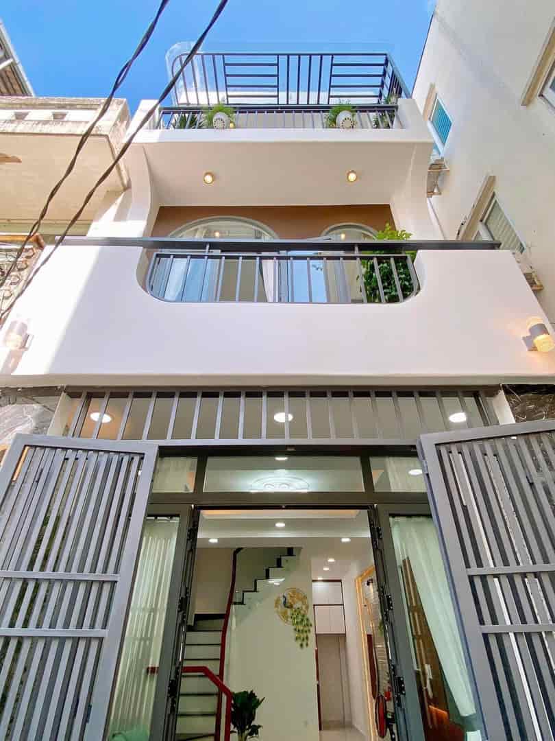 Bán nhà 2 lầu mới ở ngay Âu Dương Lân, quận 8, xe hơi sát hẻm, giá 2 tỷ 540 DT 32.2m2 sổ hồng hoàn công