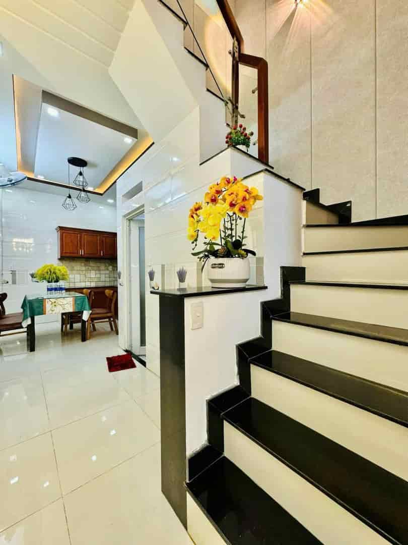 Cơ hội sở hữu nhà hẻm xe hơi Phan Đăng Lưu P3 Phú Nhuận 49.2m2, giá 3 tỷ 050, sổ sẵn