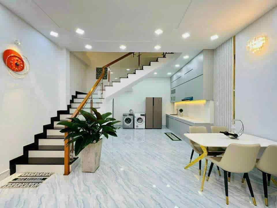 Giá siêu hời bán nhà 60m2 Nguyễn Văn Quá, Đông Hưng thuận, Quận 12, giá 2tỷ550 có HĐ thuê 8triệu/tháng