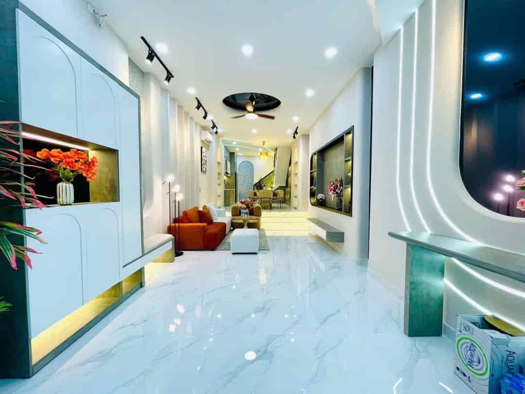 Kẹt tiền cần bán nhà 56.2m2 giá 2tỷ150 đường Hiệp Thành 2, phường Hiệp Thành, quận 12, sổ sẵn