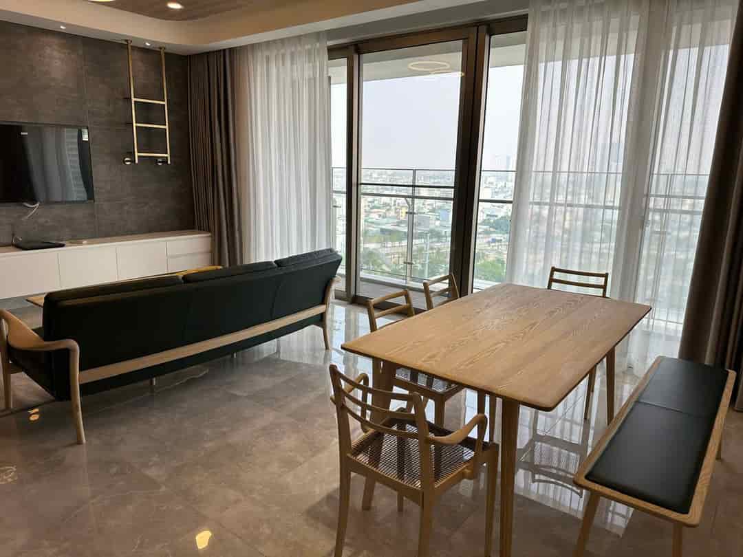 Bán căn hộ cao cấp Midtown M8 The Peak 129m 3 Phòng ngủ NTĐĐ hướng Đông Nam