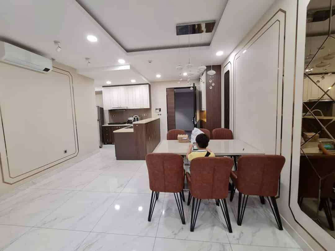 Cho thuê căn hộ cao cấp Midtown M7 89m 2PN 2WC NTĐĐ Có ô xe ô tô