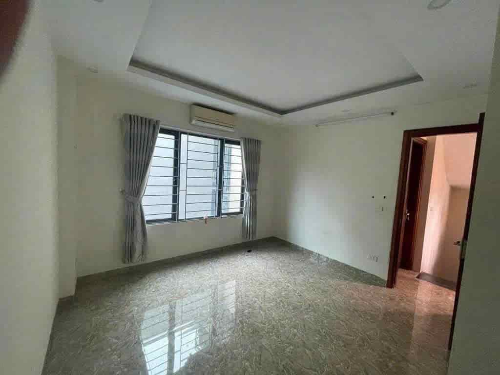 Nhà riêng Lê Hồng Phong Hà Đông 50m2, xây 4 tầng, MT5, 6m giá 7 Tỷ