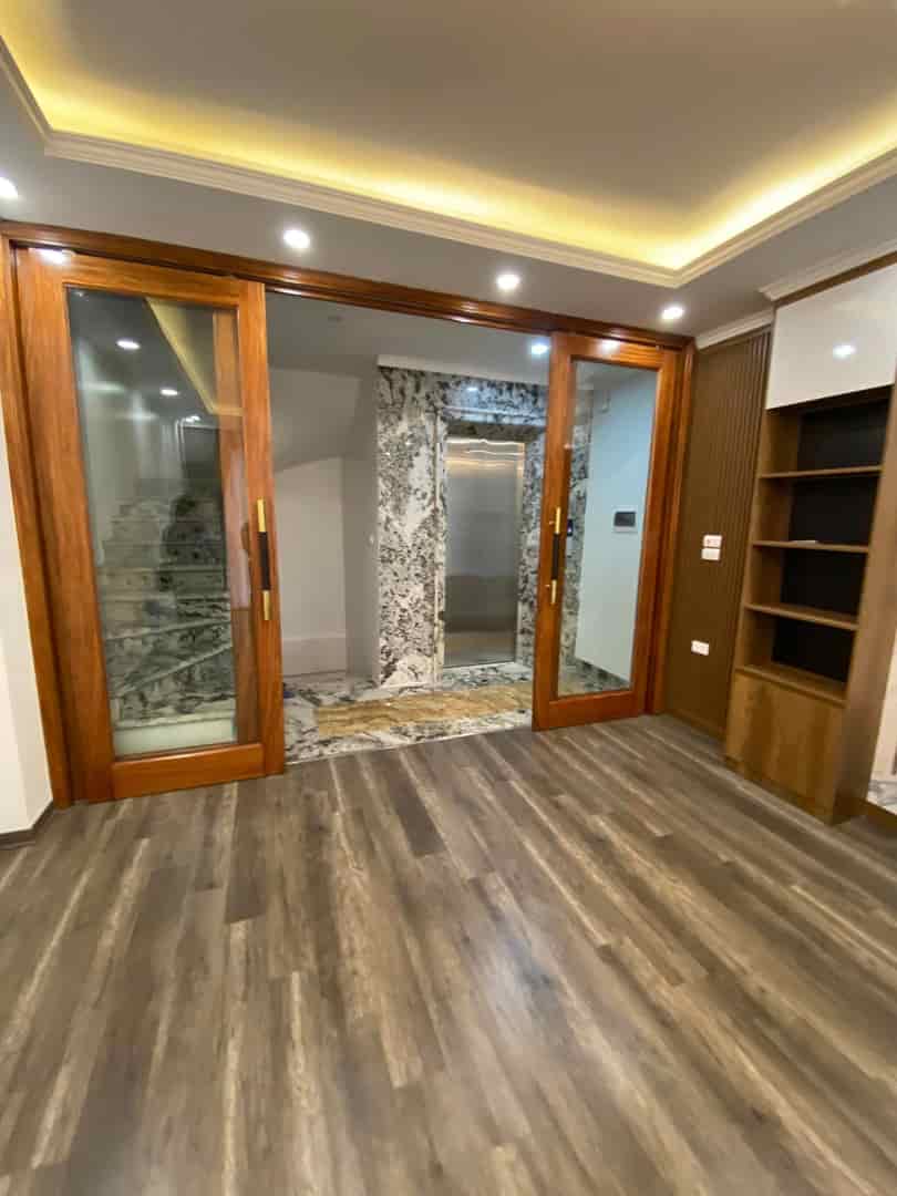 Thuỵ Khuê, Tây Hồ nhà mới đẹp, thang máy, oto, 7tầng, 41m2, giá 15tỷ có thương lượng