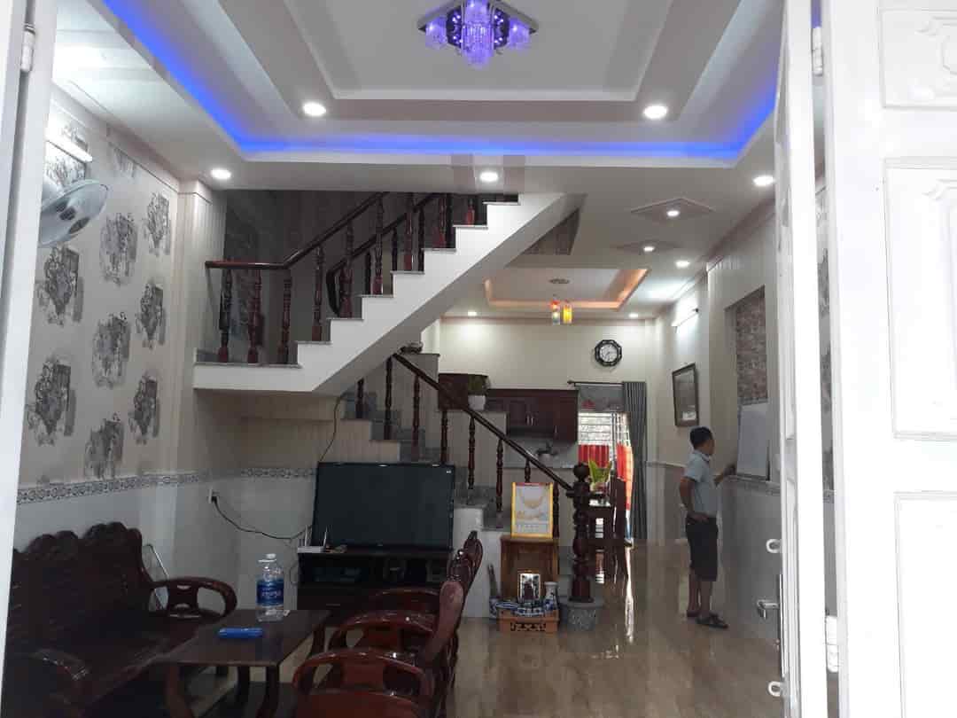 Vỡ nợ bán nhà, đường Tân Quy, quận 7, 40,5m2, 1 tỷ 550 triệu, SHR