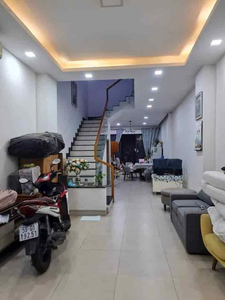 Bán nhà đường Nguyễn Văn Quá, phường Đông Hưng Thuận, quận 12, 64m2, 1 tỷ 950 triệu, SHR