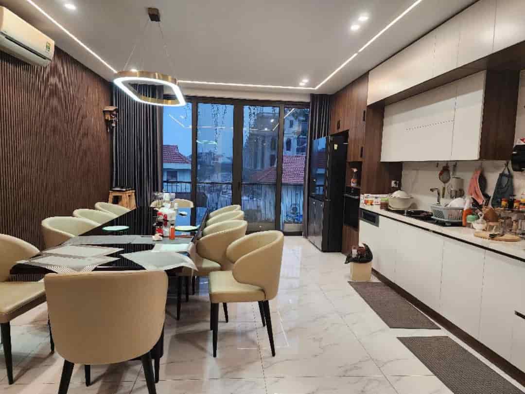 SIÊU PHẨM NHÀ MỚI - TƯ ĐÌNH LONG BIÊN 100 M2 , NỘI THẤT SỊN SÒ, THANG MÁY NHẬP KHẨU.,GA RA Ô TÔ 
VỊ TRÍ HỢP