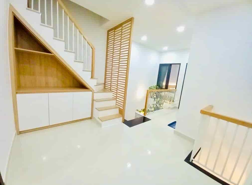 Bán nhà đẹp Trường Thọ Thủ Đức, hxh, 80m2, nhỉnh 5 tỷ, cách ngã tư Thủ Đức 200m