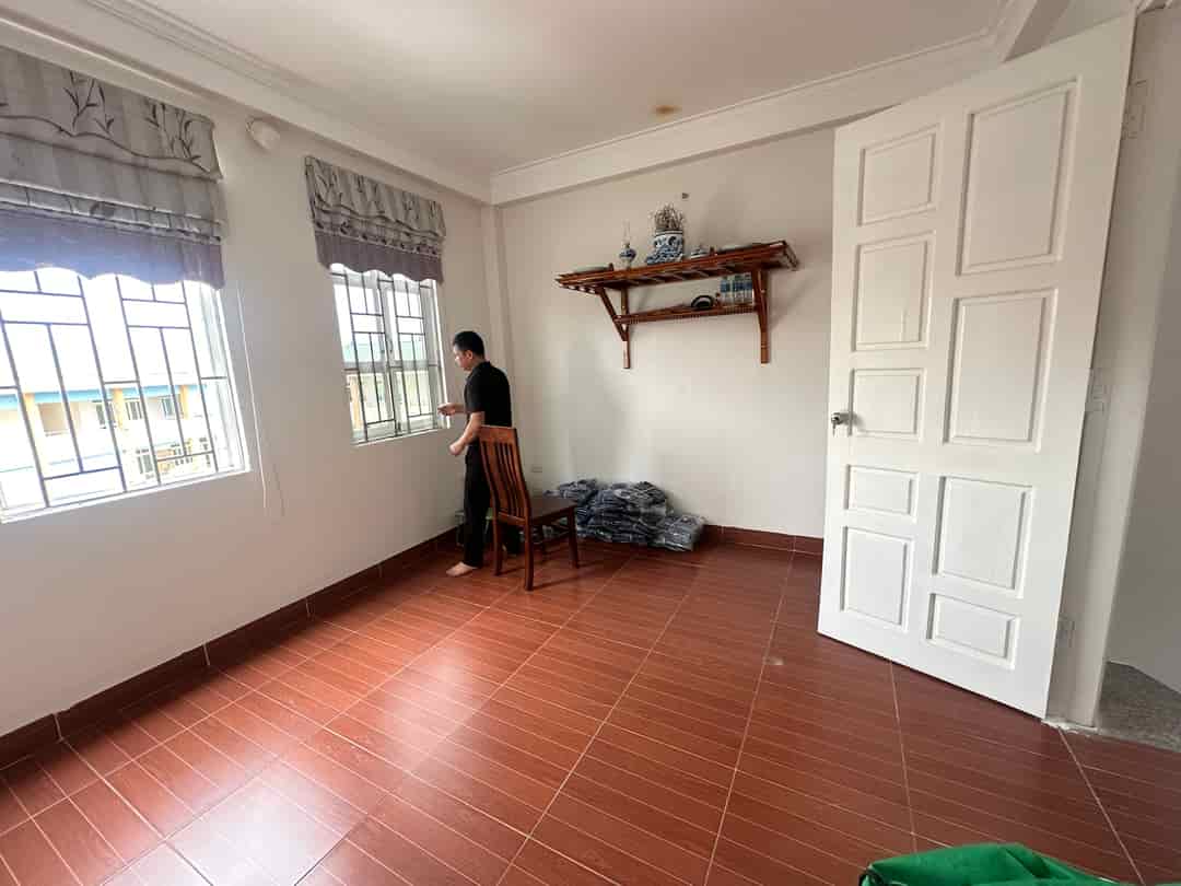 Bán nhà phố Xốm, Hà Đông, DT 50m2, 2 thoáng trước sau, dân trí cao, ô chờ thang máy