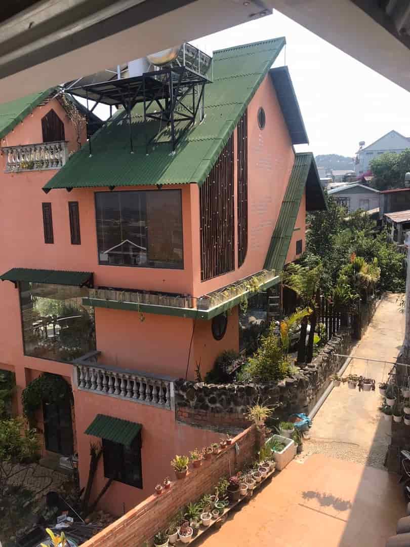 Homestay 3 tầng chờ chủ mới, cần bán cắt lỗ căn homestay tại Đà Lạt.