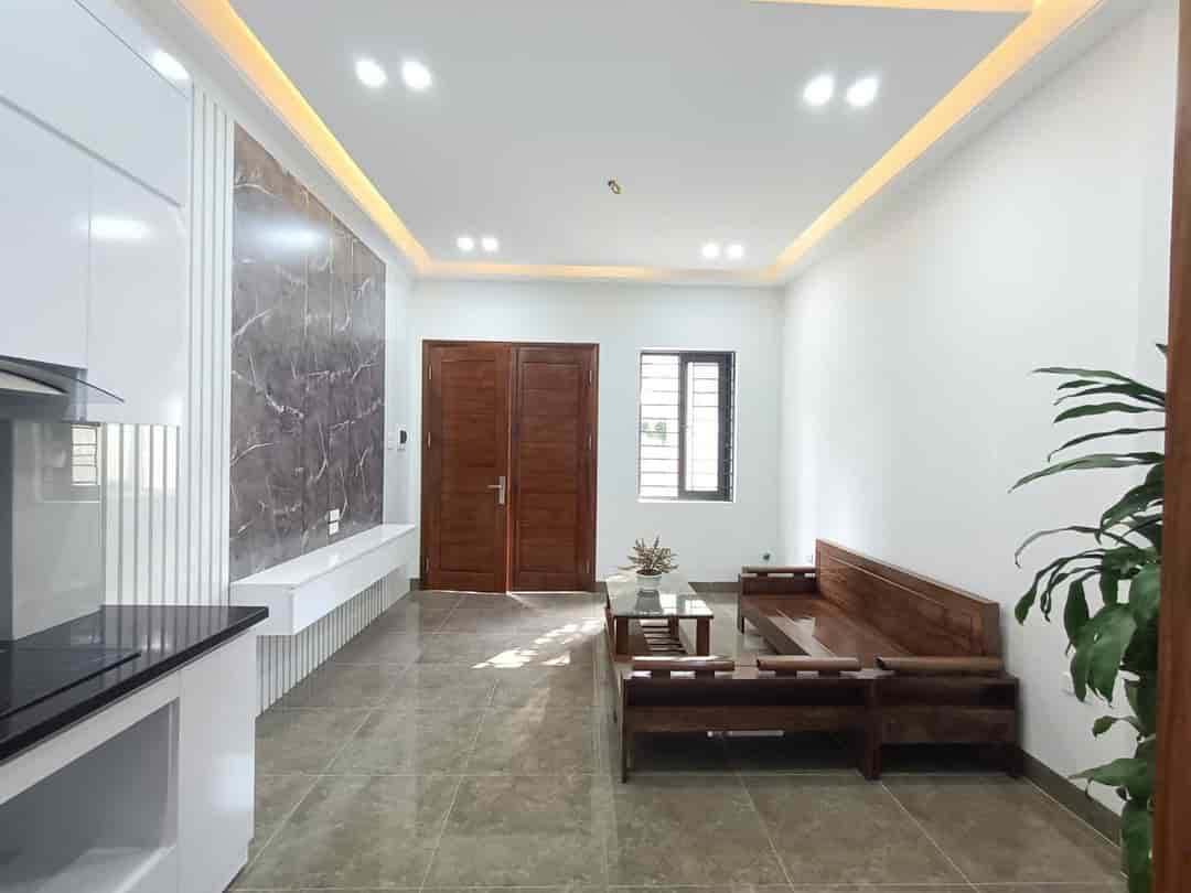 Nguyễn Văn Linh Long Biên, DT30m2, 5 tầng, Mt3.6m, giá 4,95ty