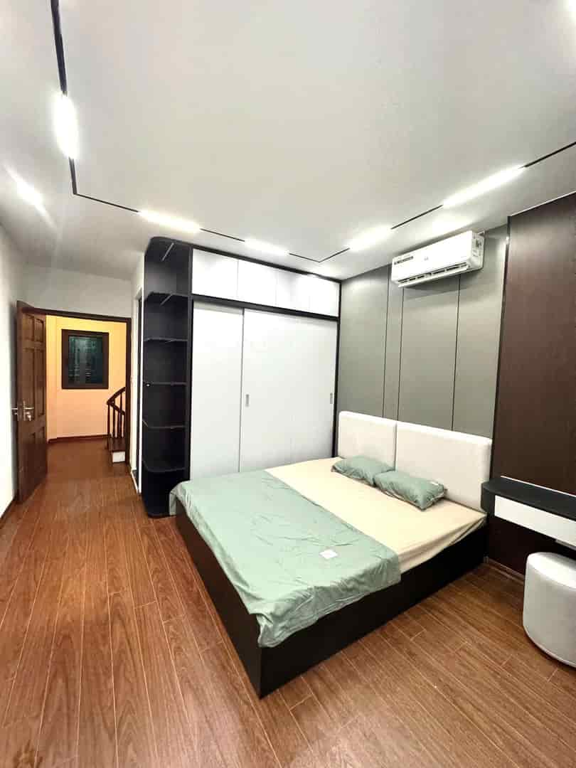 Bán nhà dân xây, ở ngay 50m2, 5 tỷ hậu đãi, ra phố, sổ đẹp