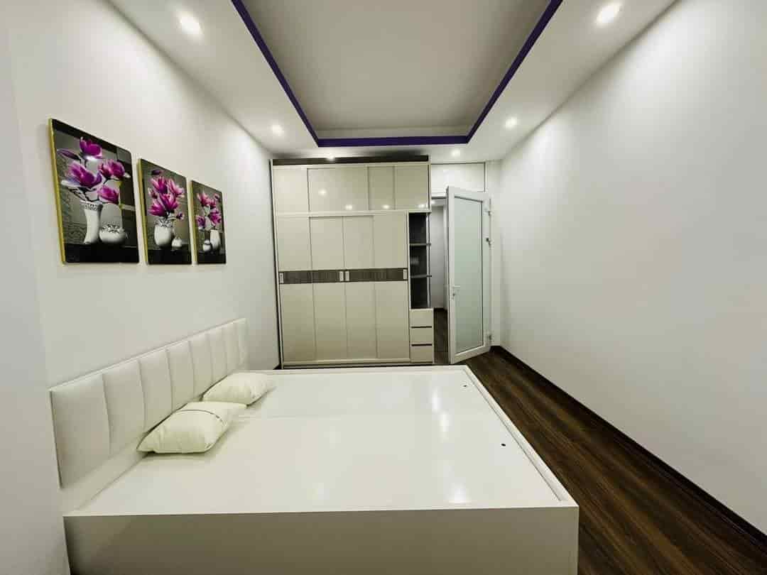 Phân khúc 5 tỷ, nhà Khâm Thiên 30m2, ngõ vòng quanh, tiện ích đủ, sổ đẹp