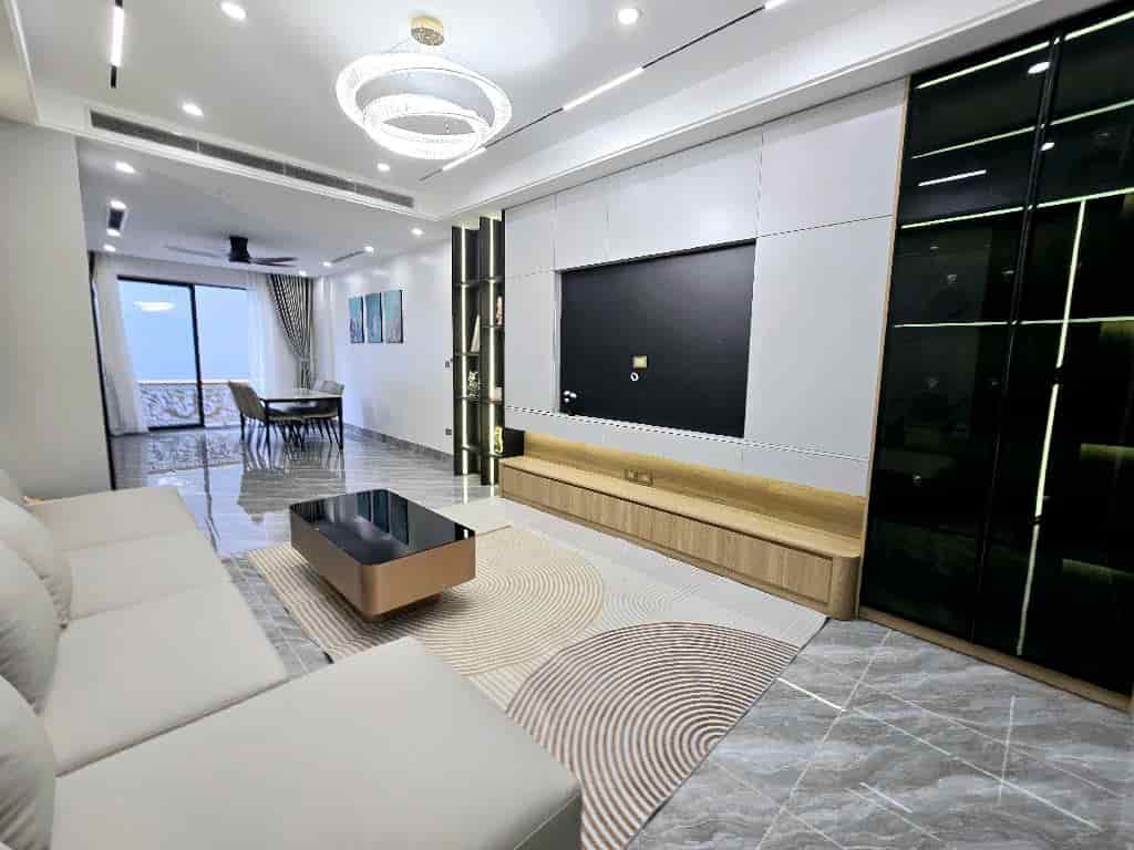 Bán nhà Ngọc Lâm, Long Biên, 60m2, 6 tầng, 13 tỷ, thang máy, full nội thất.